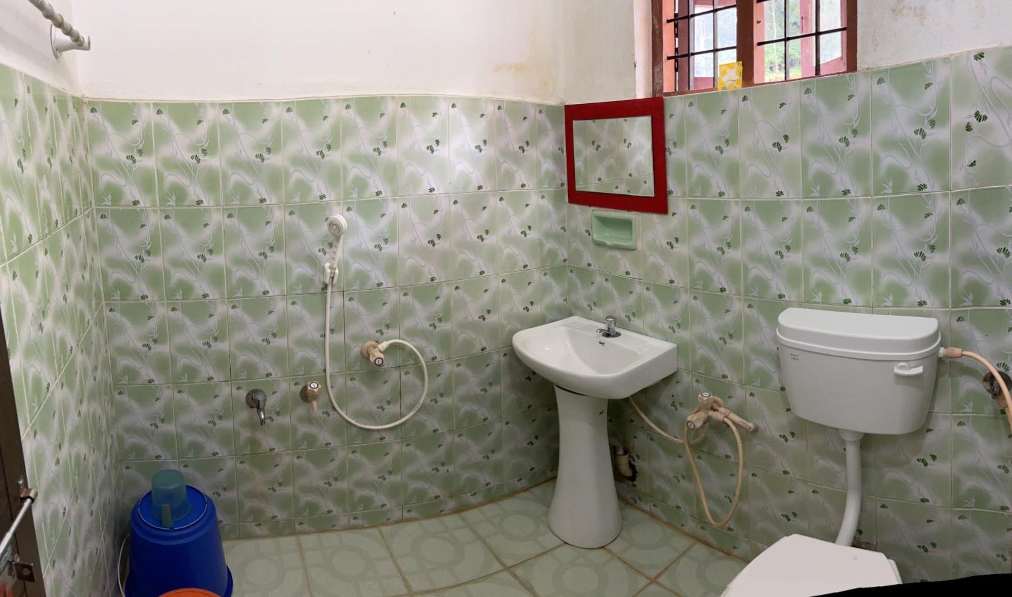 Dakshinakasi Guest House Thirunelly Exterior photo