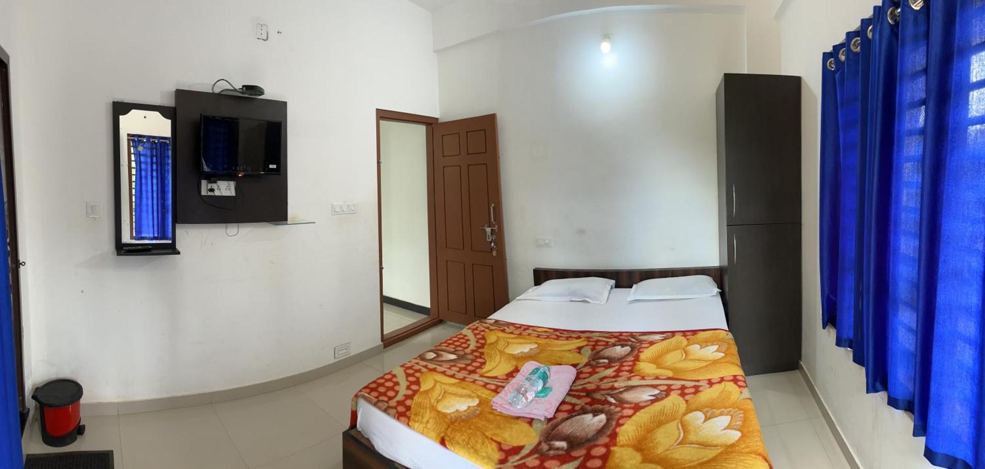 Dakshinakasi Guest House Thirunelly Exterior photo